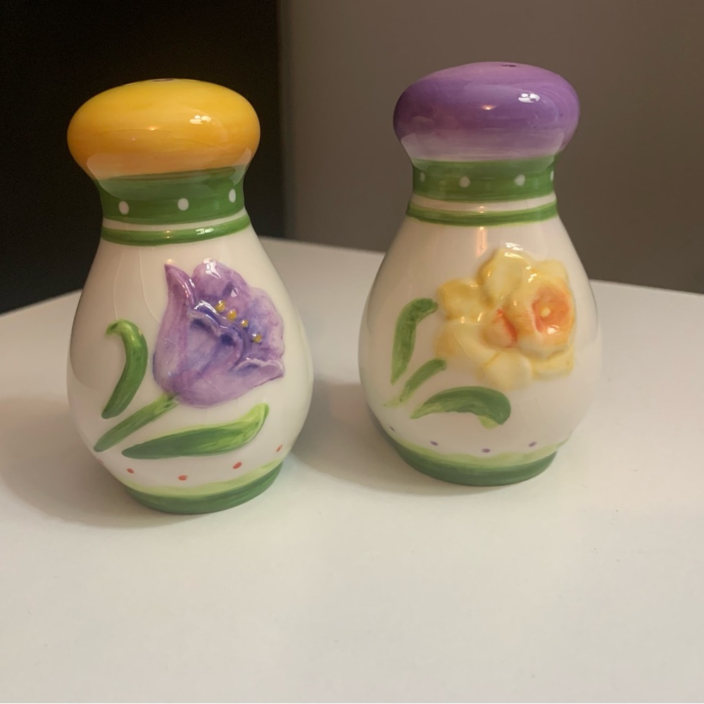 Papel Giftware Symphony Hand painted Salt &  Pepper Set
